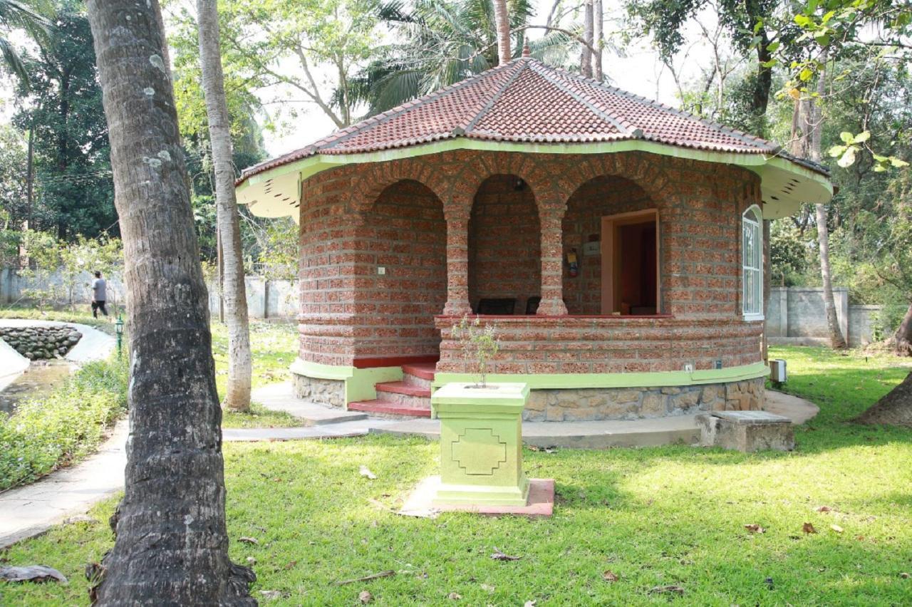 Kairali - The Ayurvedic Healing Village Palakkad Exterior photo